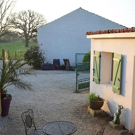 Saint-Germain-de-Lusignan Le Gite Vert المظهر الخارجي الصورة